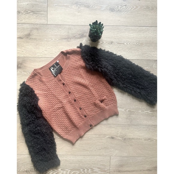 LF Sweaters - NWOT •LF• Chandelier fuzzy sweater